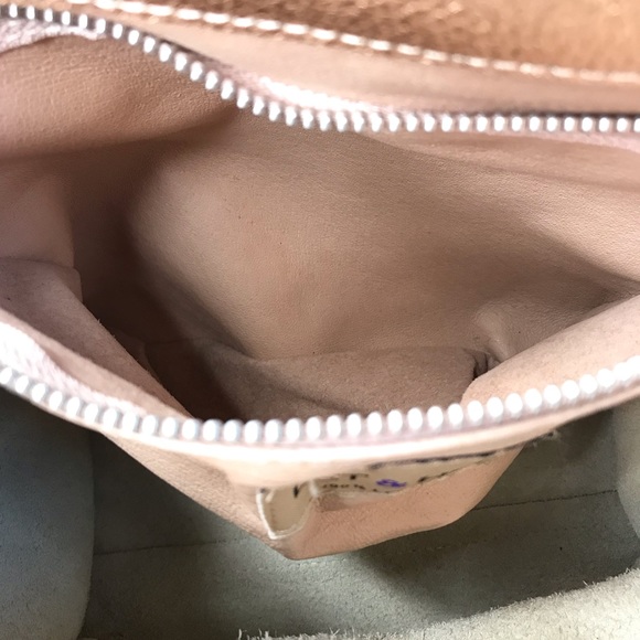 Let and Her Lux designer gold & rose gold leather crossbody. Size:MEDIUM - Picture 10 of 13